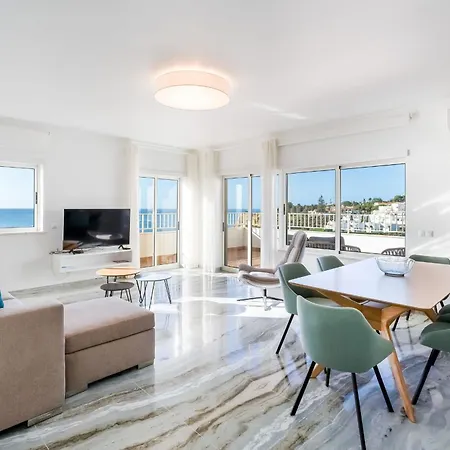 Apartment Ocean View 2 Bdr Flat With Balcony By Lovelystay