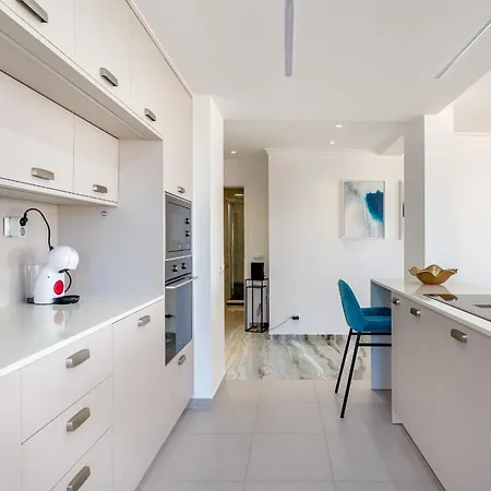 Ocean View 2 Bdr Flat With Balcony By Lovelystay Armacao de Pera