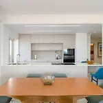 Ocean View 2 Bdr Flat With Balcony By Lovelystay شقة Armação de Pêra