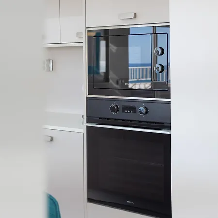 Ocean View 2 Bdr Flat With Balcony By Lovelystay Армасан-де-Пера