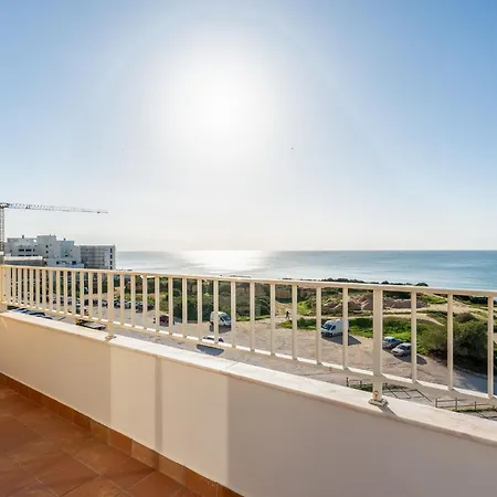 Апартаменты Ocean View 2 Bdr Flat With Balcony By Lovelystay Армасан-де-Пера