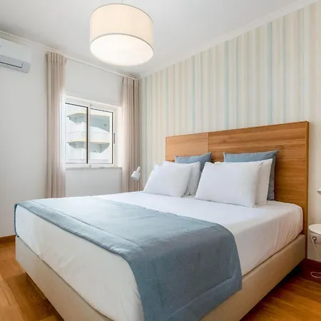 Ocean View 2 Bdr Flat With Balcony By Lovelystay *