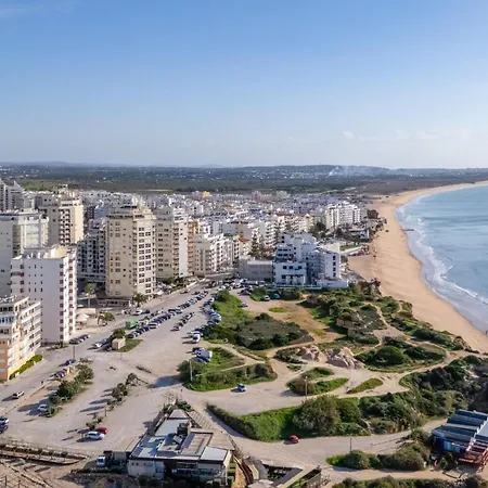 Ocean View 2 Bdr Flat With Balcony By Lovelystay