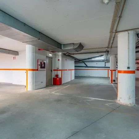 Апартаменты Ocean View 2 Bdr Flat With Balcony By Lovelystay Армасан-де-Пера