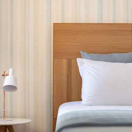 Ocean View 2 Bdr Flat With Balcony By Lovelystay