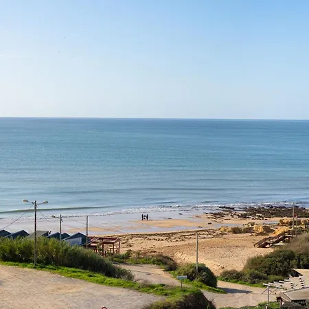 Апартаменты Ocean View 2 Bdr Flat With Balcony By Lovelystay *