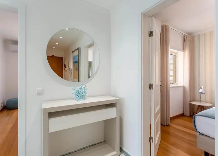 Ocean View 2 Bdr Flat With Balcony By Lovelystay * Armação de Pêra