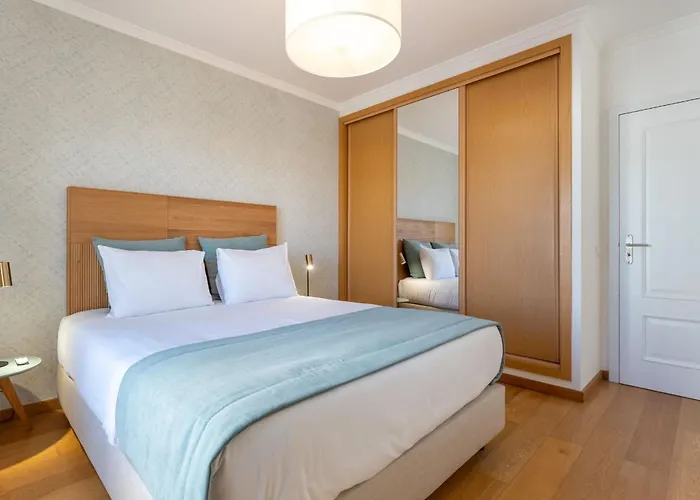 Apartament Ocean View 2 Bdr Flat With Balcony By Lovelystay