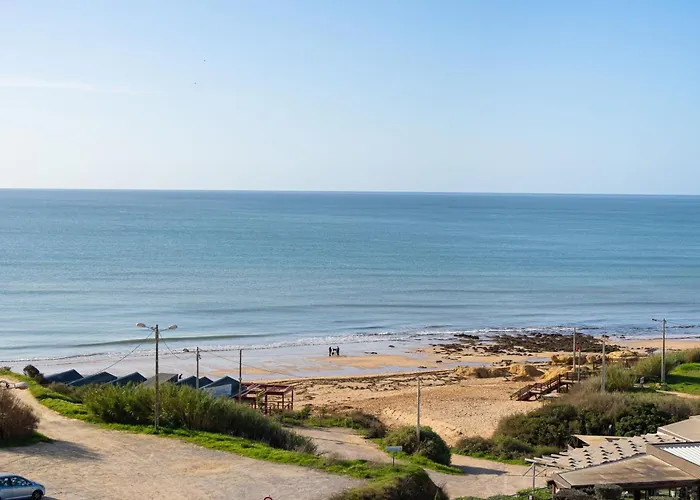 Apartament Ocean View 2 Bdr Flat With Balcony By Lovelystay *