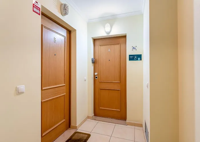 Ocean View 2 Bdr Flat With Balcony By Lovelystay * Armação de Pêra