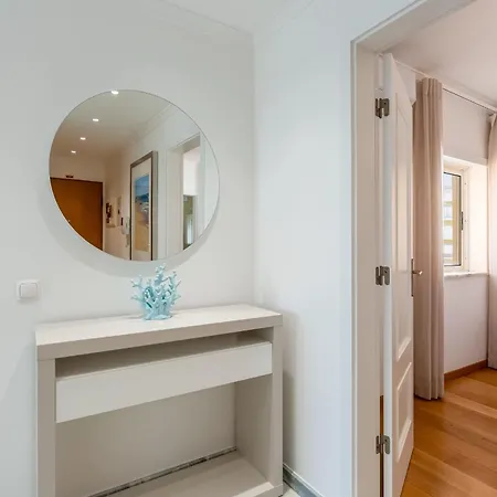 Ocean View 2 Bdr Flat With Balcony By Lovelystay * Armação de Pêra