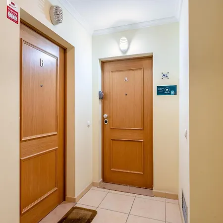 Ocean View 2 Bdr Flat With Balcony By Lovelystay * Armação de Pêra